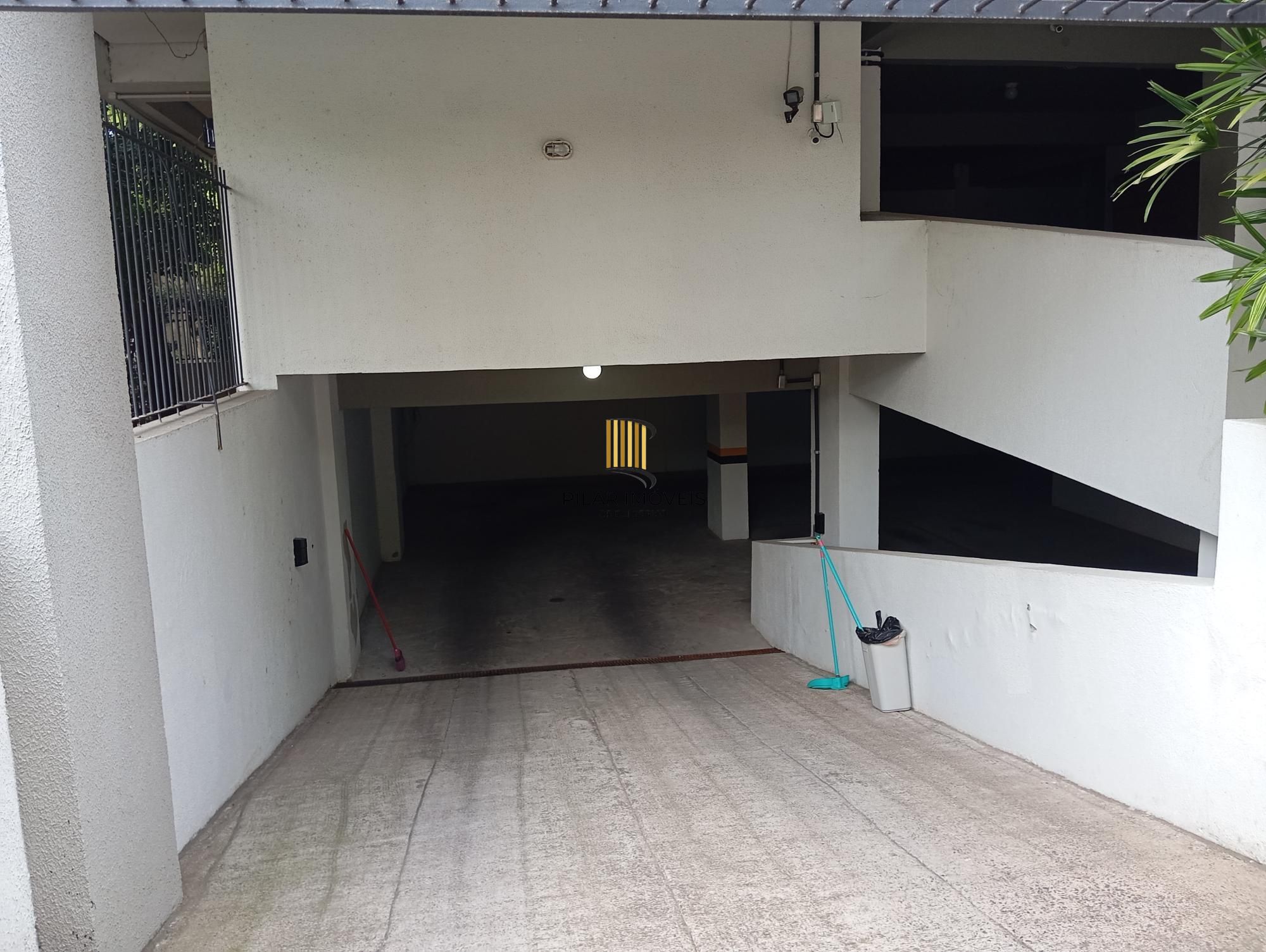 Apartamento com 2 Dormitórios, Vaga Dupla e Elevador no Floresta