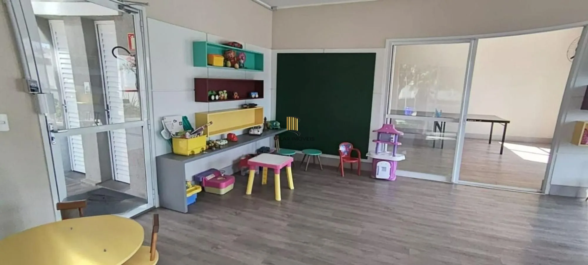 Apartamento de 2 dormitórios, piscina e 1 vaga de garagem em Canoas.