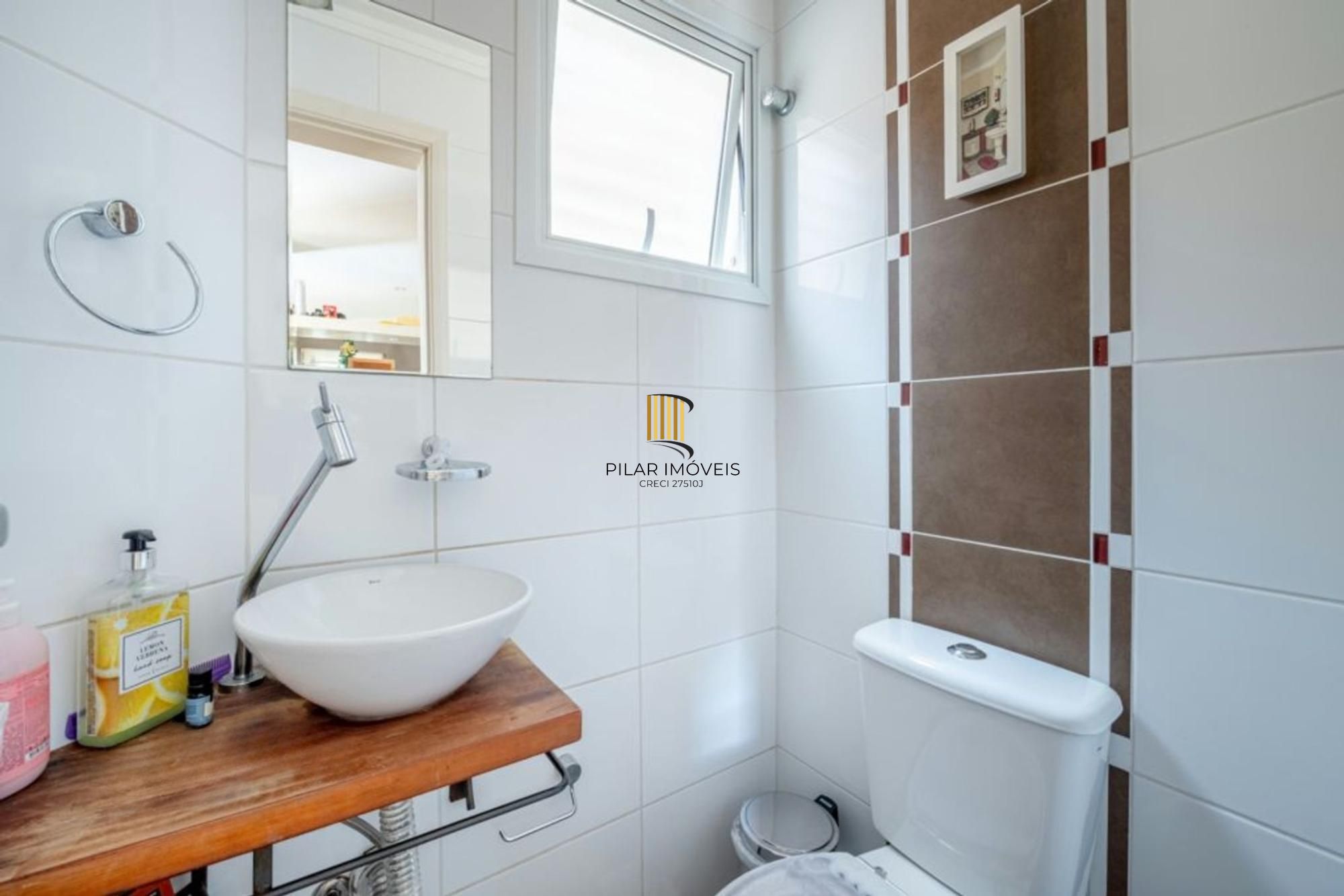 Casa 3 Dormitórios com Suíte e Piscina no Teresópolis