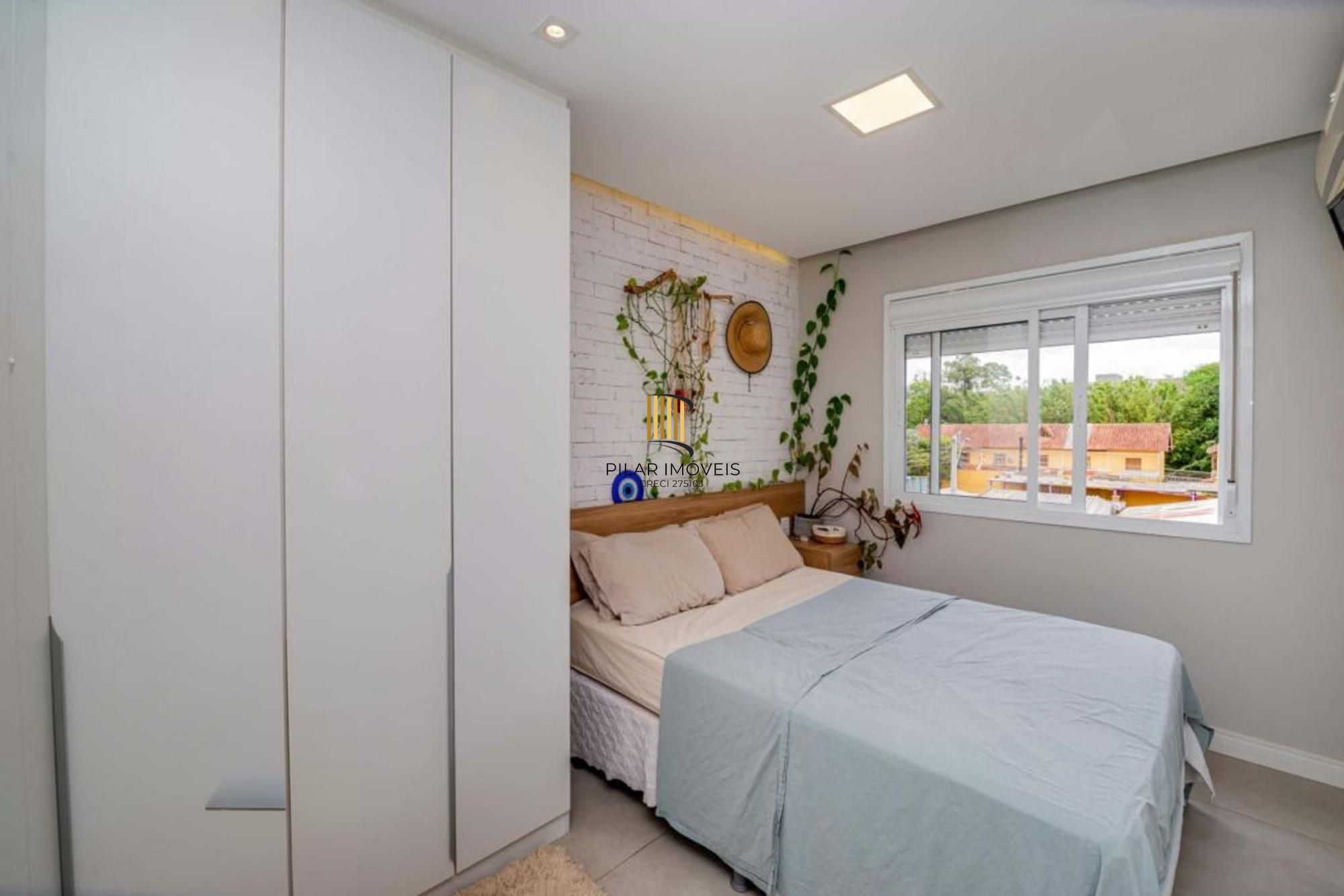 Apartamento de 2 quartos, suíte, elevador, 1 vaga no bairro Ipanema.