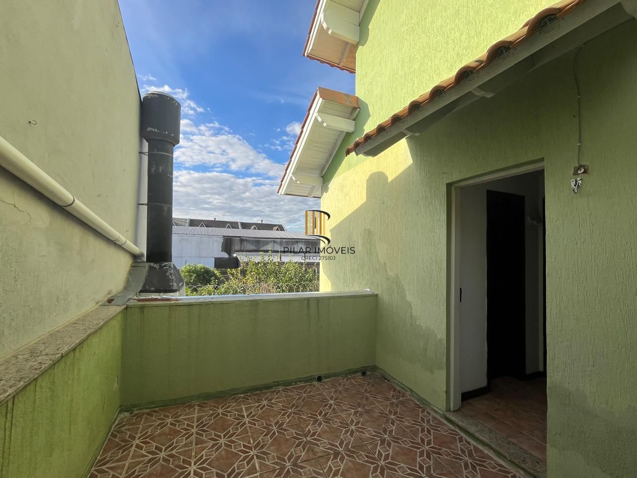 Casa triplex em condomínio no Ecoville com 2 suítes