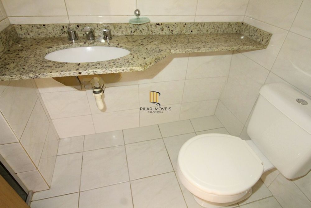 Apartamento com 2 quartos, 1 suíte e 1 vaga de garagem no Bairro Bom Fim.