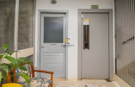 Apartamento com 3 quartos em prédio com elevador no Bairro Cidade Baixa