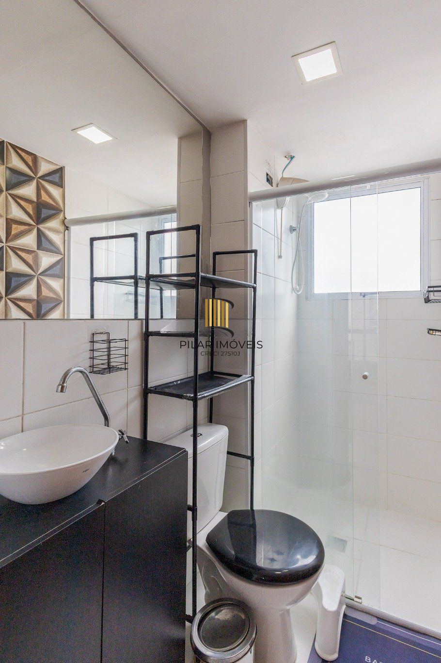 Apartamento de 2 dormitórios, piscina e 1 vaga de garagem em Canoas.