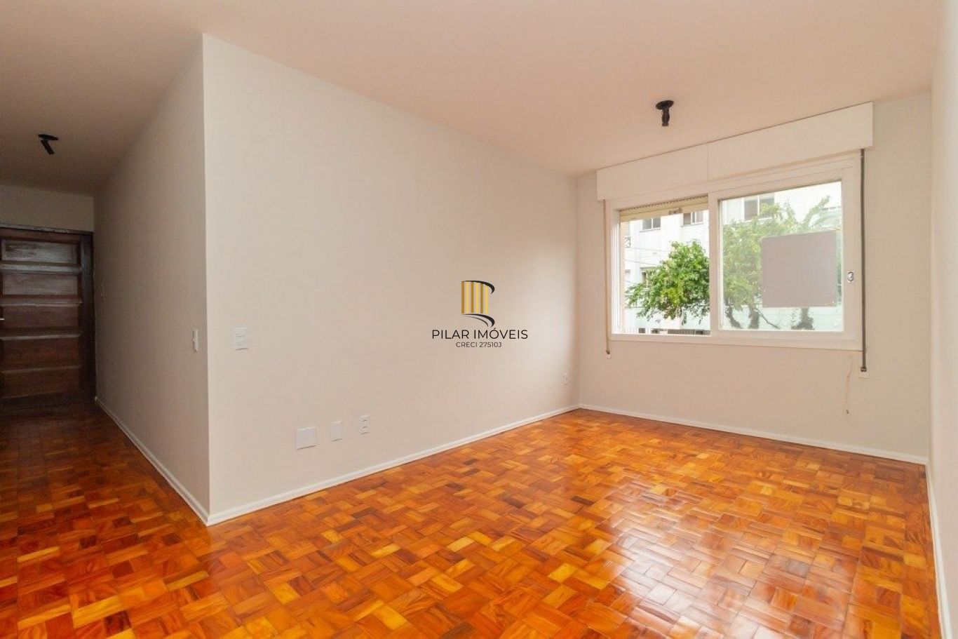 Apartamento de 2 dormitórios com 1 vaga de garagem no Bairro Santana