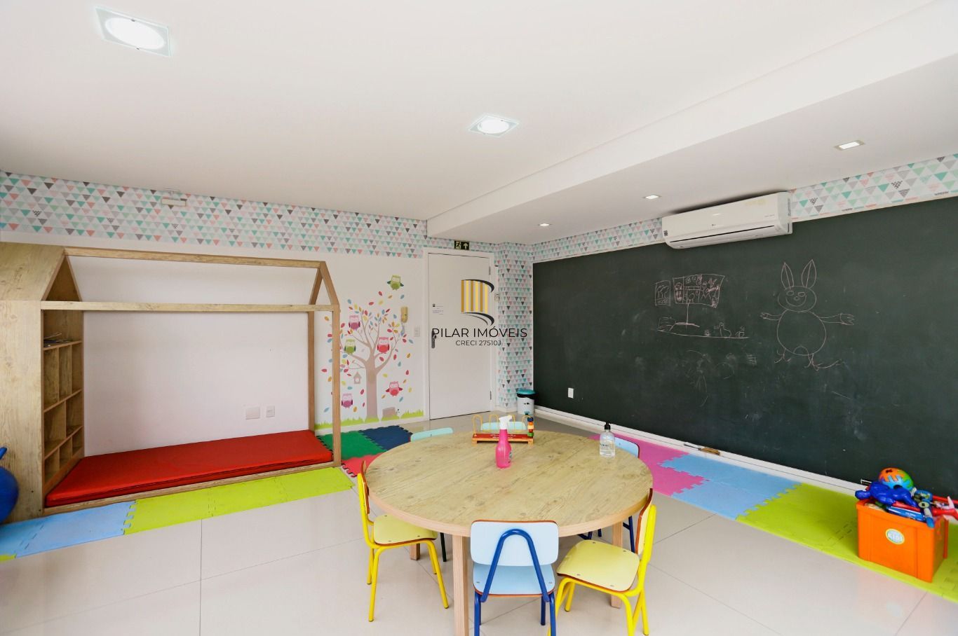 Apartamento com 2 quartos (1suíte) e 2 vagas de garagem no Bairro Santana