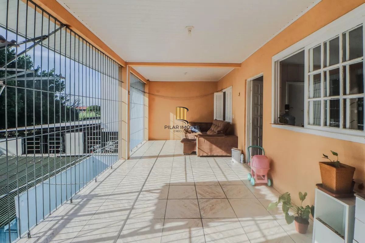 Casa e loja à venda com 300m², 3 quartos e 3 vagas no Rubem Berta