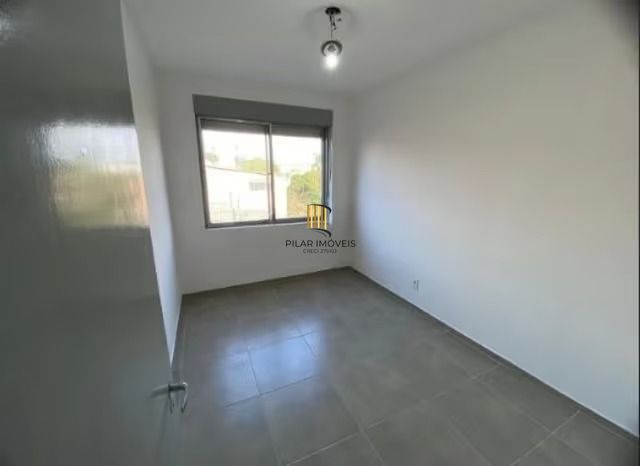 Apartamento de 2 Dormitórios no bairro Jardim Floresta Porto Alegre.