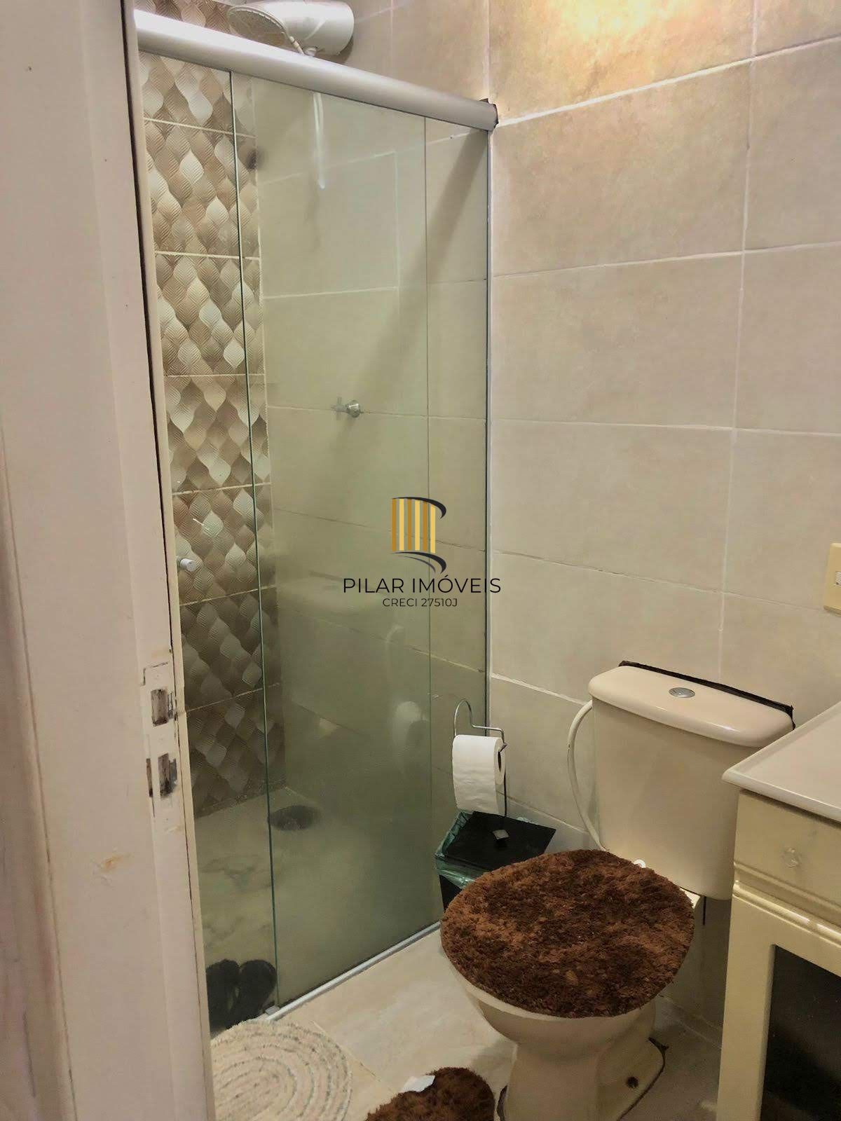 Casa com Piscina à Venda na Vila Elsa – 3 Dorms e Garagem Coberta