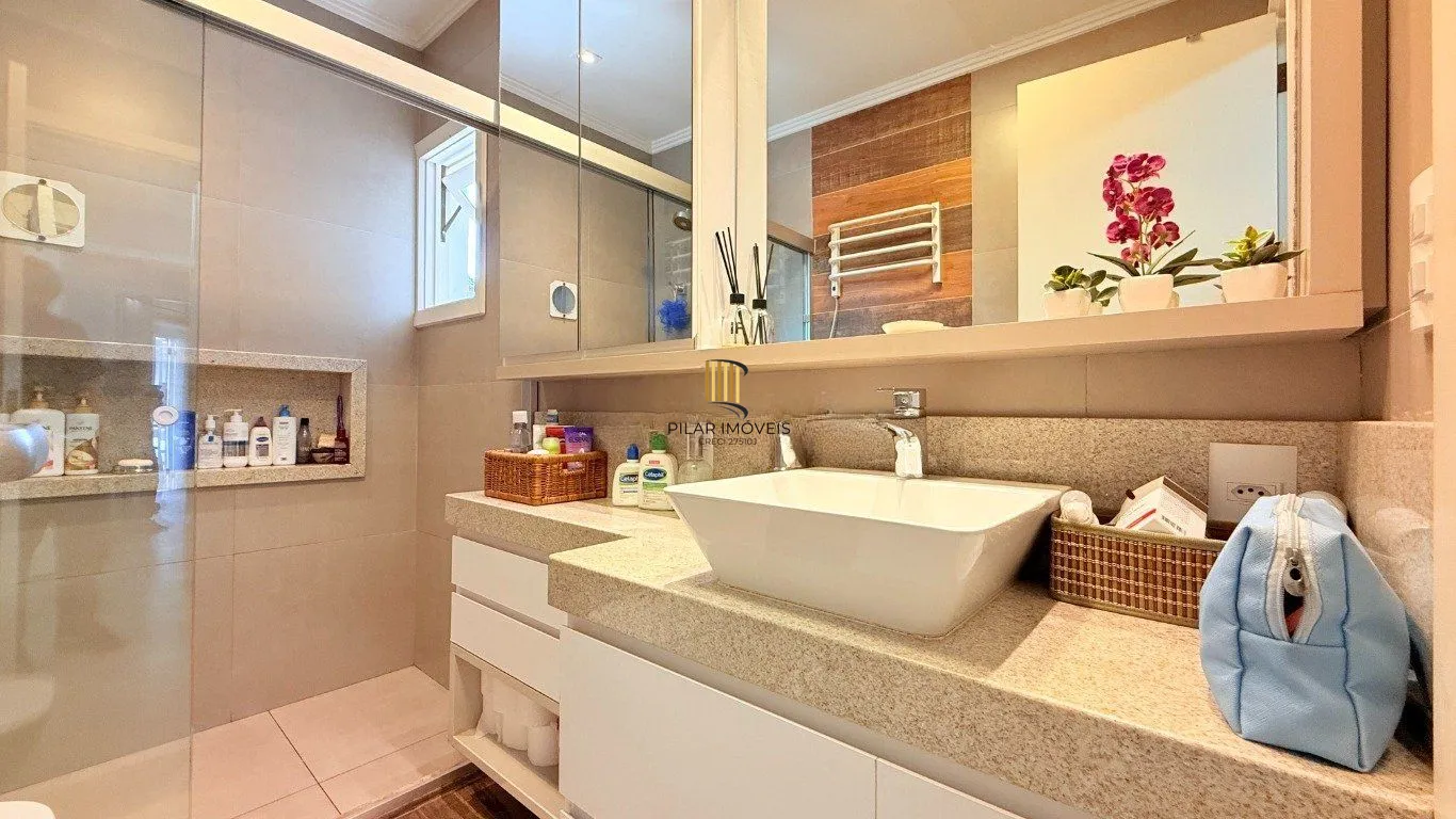 Casa em condomínio 3 dormitórios, 1suíte, 2 vagas, 186m² privativos no Ecoville.