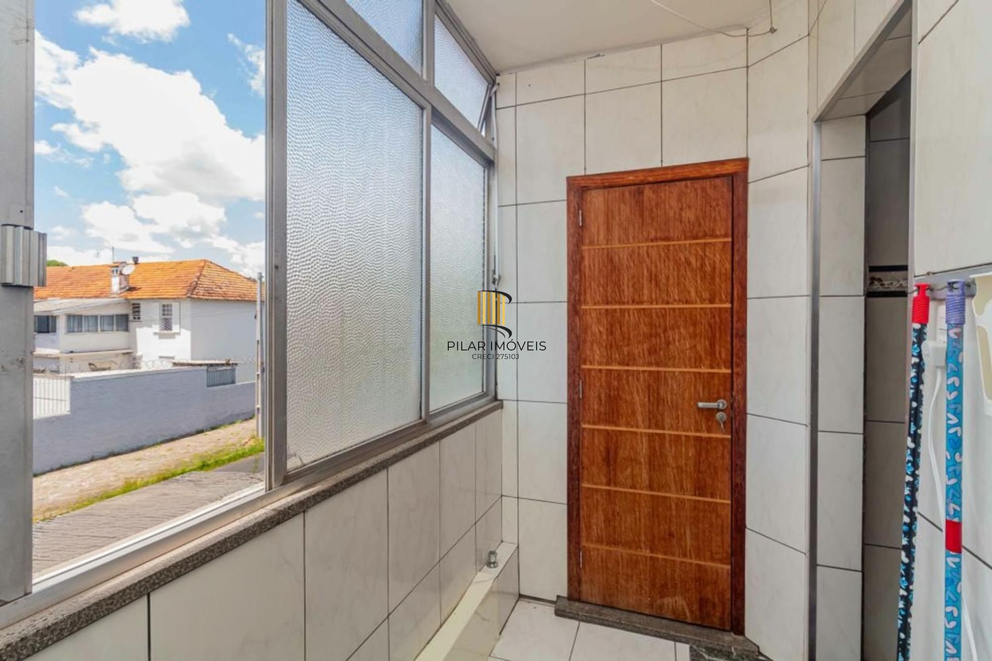 Apartamento semi mobiliado de 2 quartos no bairro Passo da Areia