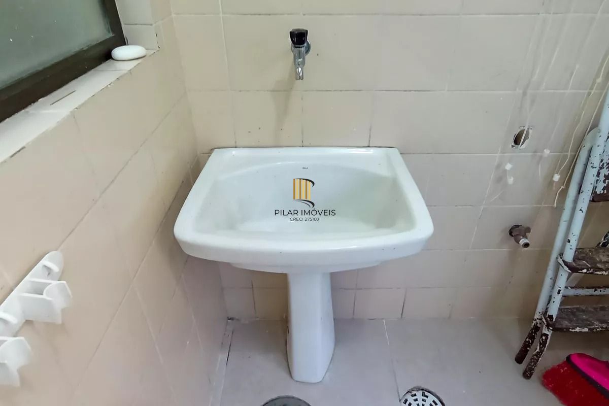 Apartamento com 3 Dormitórios, elevador vaga e 2 Sacadas no Menino Deus