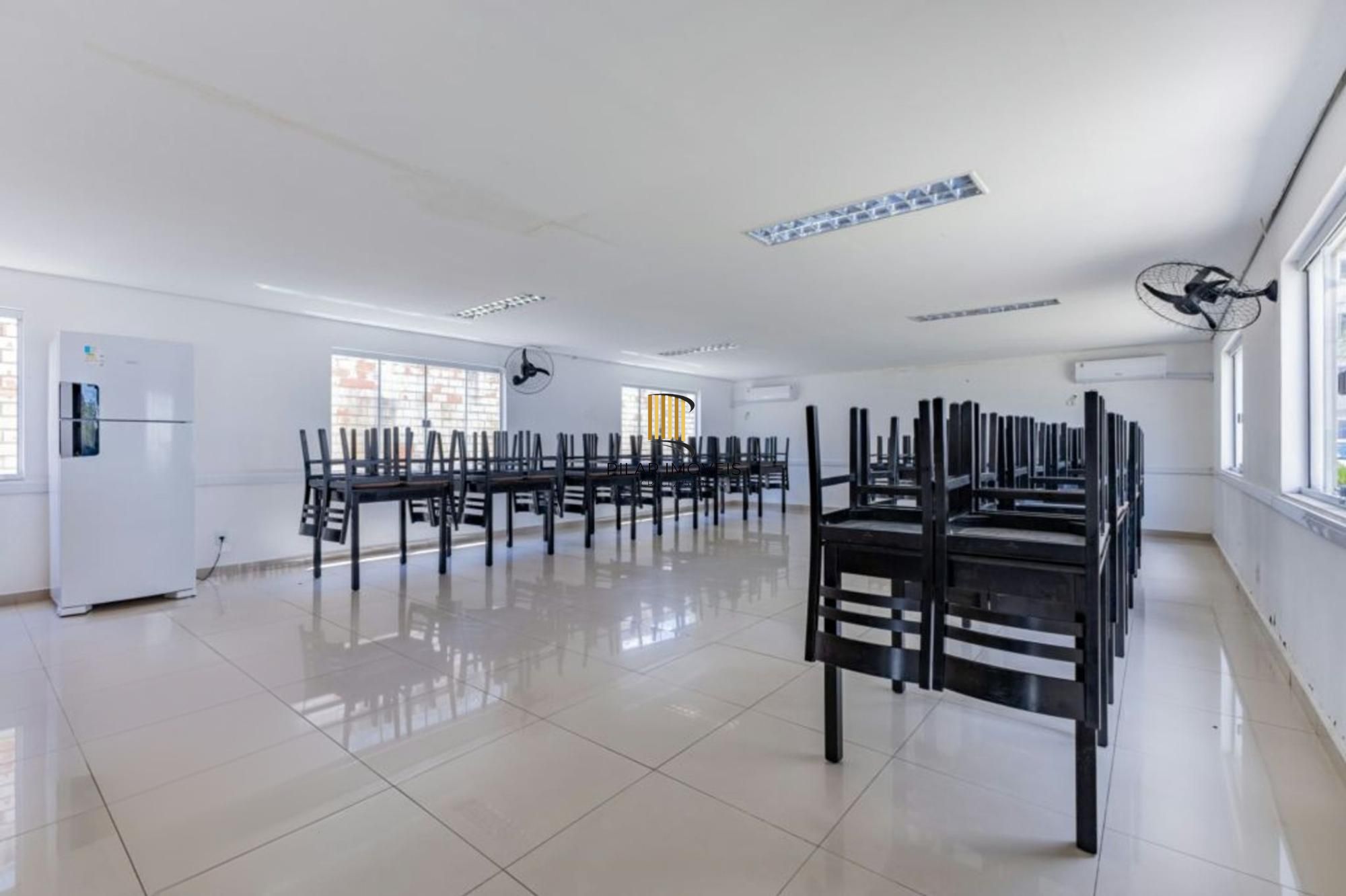 Apartamento de 2 dormitórios, 1 vaga de garagem no bairro Igara em Canoas.