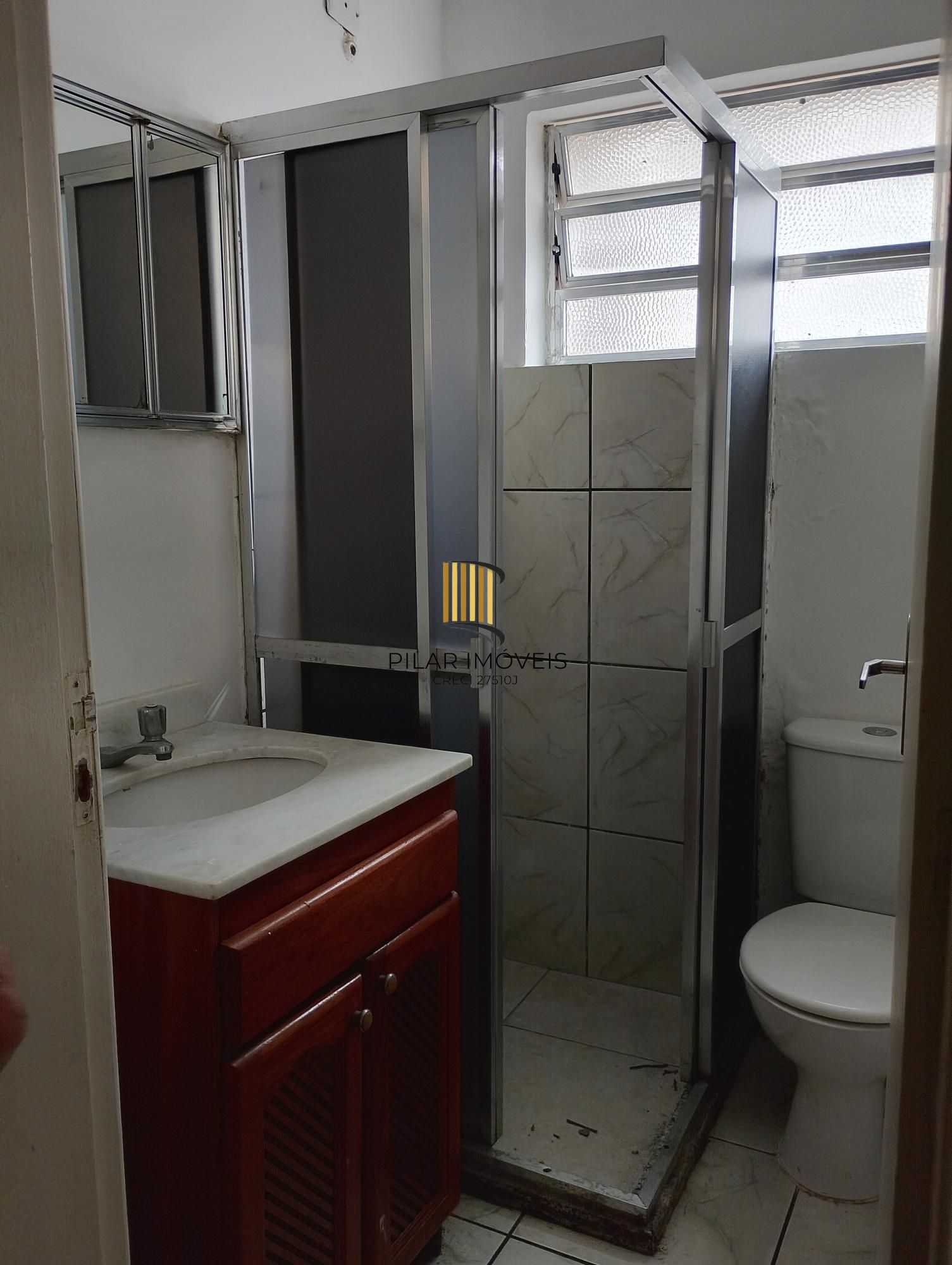 Apartamento à venda com 2 Dormitórios vaga no bairro Petropolis