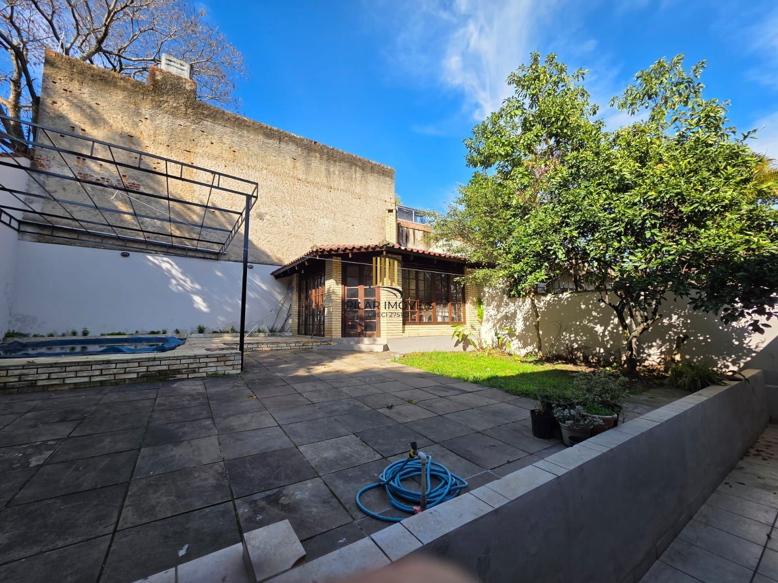 Casa de 3 dormitório no bairro Jardim do Salso