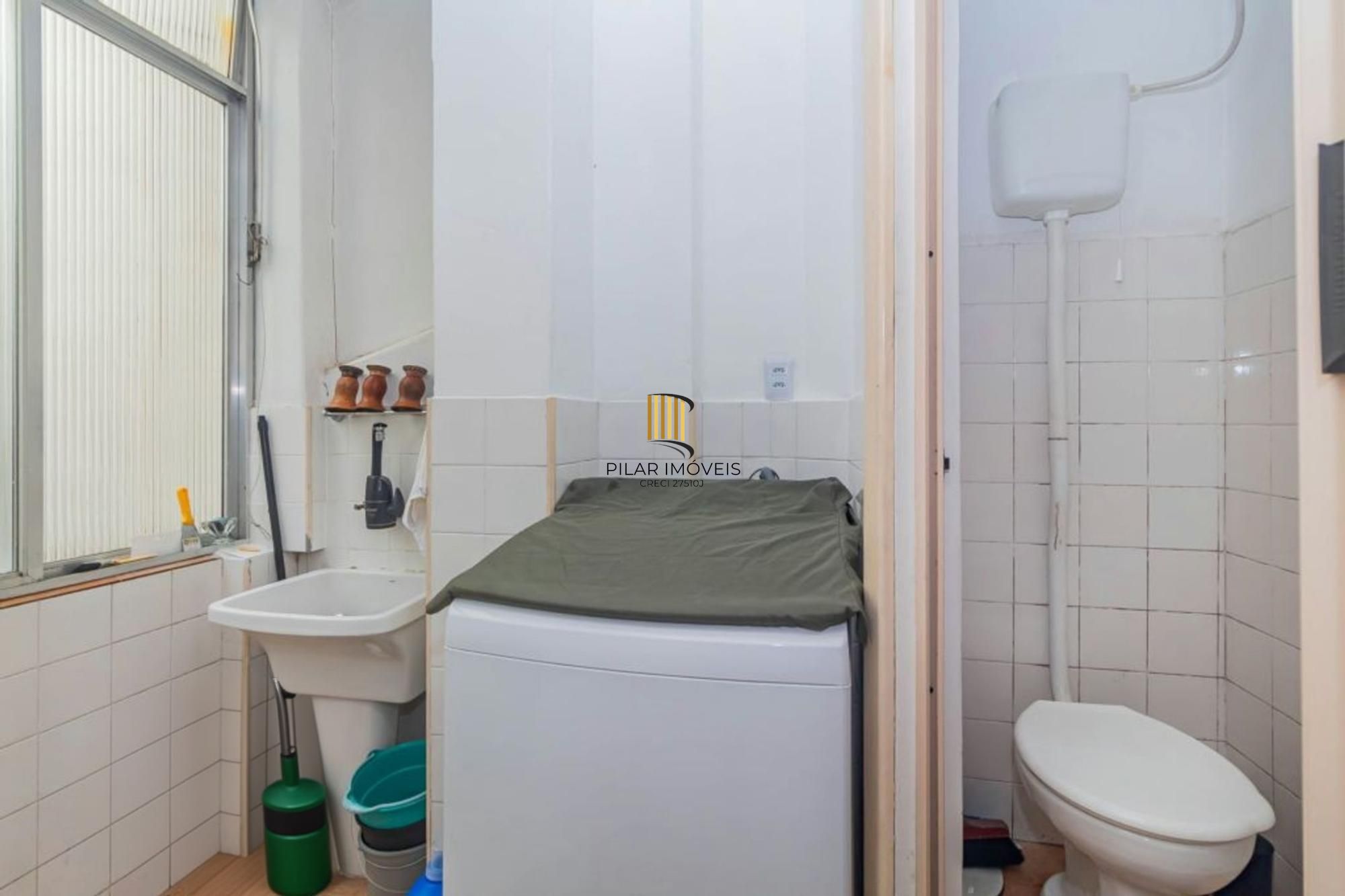 Apartamento semi mobiliado 2 dormitórios bairro Petrópolis