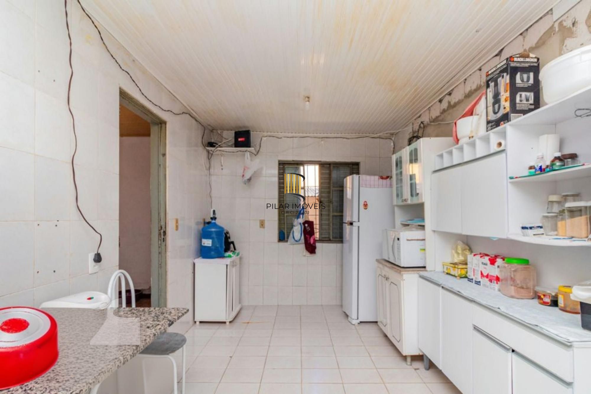 Casa de 3 quartos, 2 vagas no bairro Morro Santana