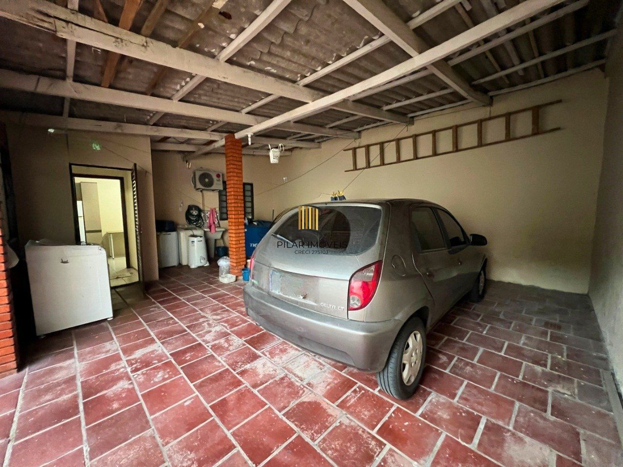 Casa de 3 dormitórios e 2 vagas de garagem em Canoas.