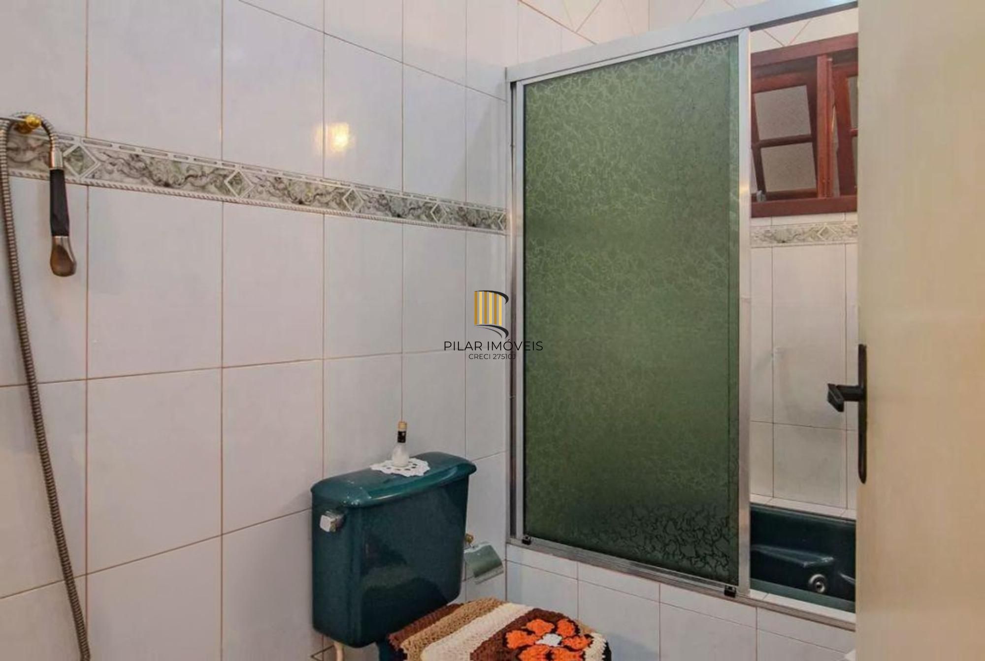 Casa de 3 quartos e 2 vagas de garagem no bairro Nonoai Porto Alegre.