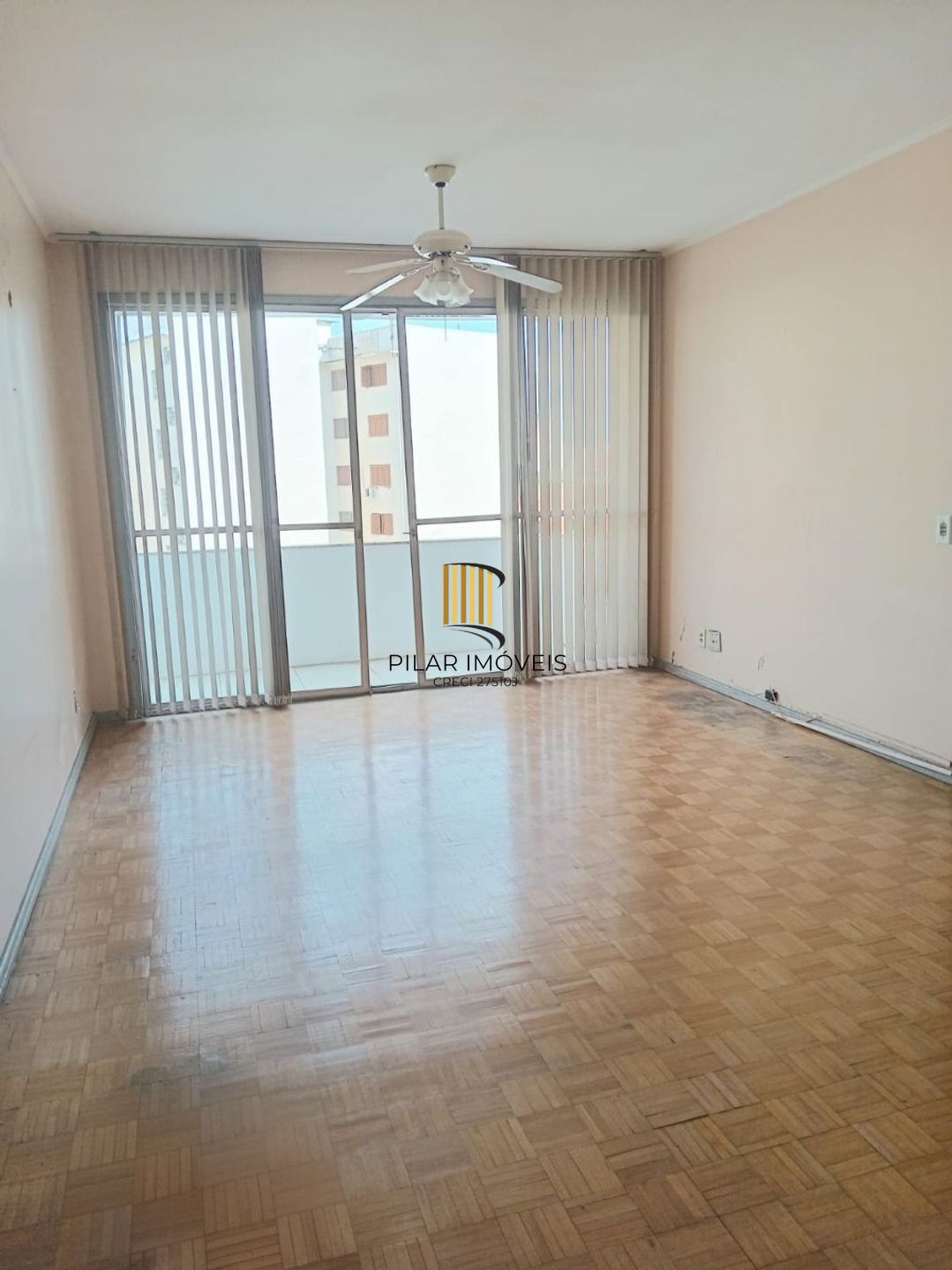 Apartamento de 2 quartos e elevador em Canoas.