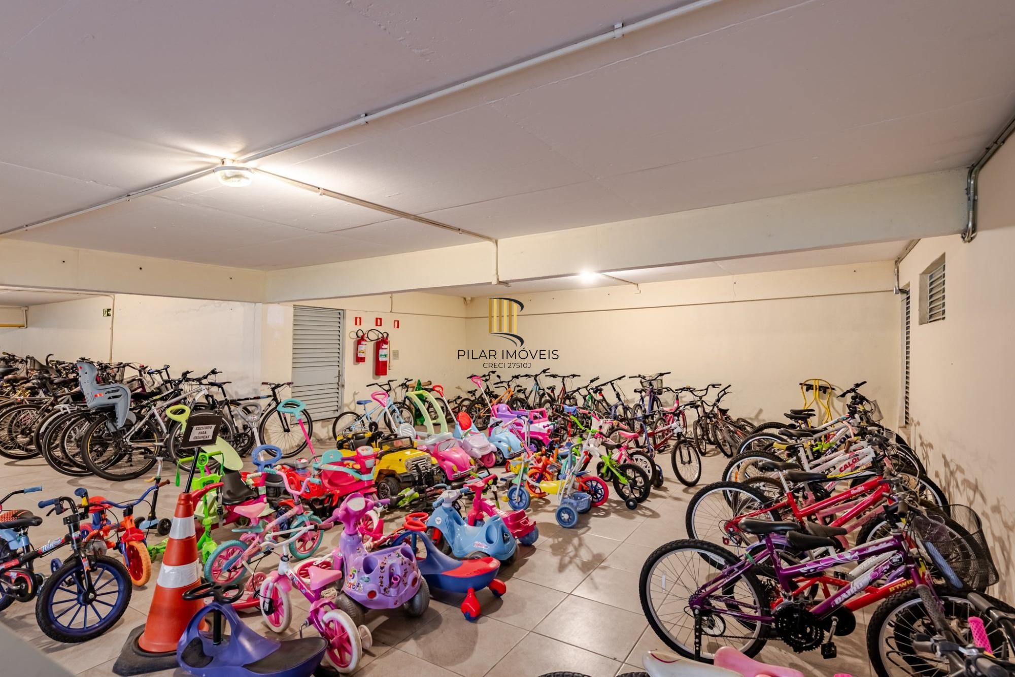 Apartamento de 3 dormitórios no bairro Menino Deus