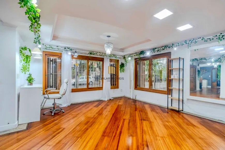 Casa com pátio 4 dormitórios 4 vagas Residencial ou Com. Partenon Porto Alegre