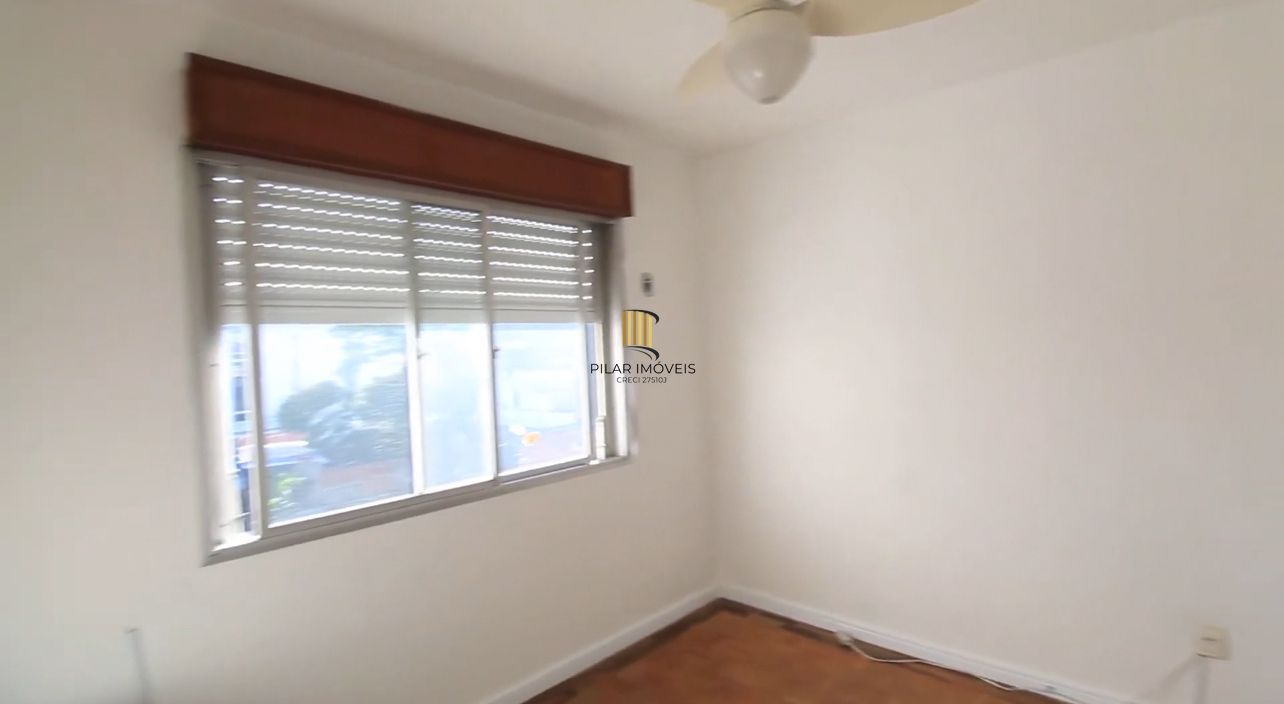 Apartamento de 2 dormitórios 67m2 com vaga rotativa Bairro Navegantes