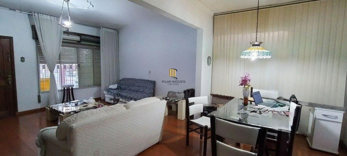 Casa com 4 quartos e 4 vagas de garagem no Bairro Jardim Lindóia