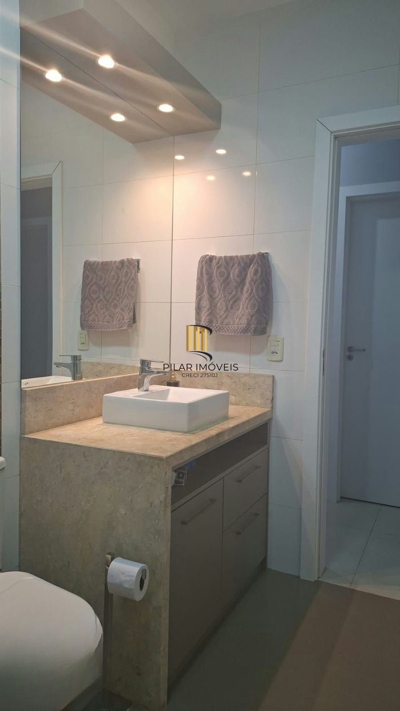 Casa de 3 quartos e 2 vagas de garagem em Canoas.