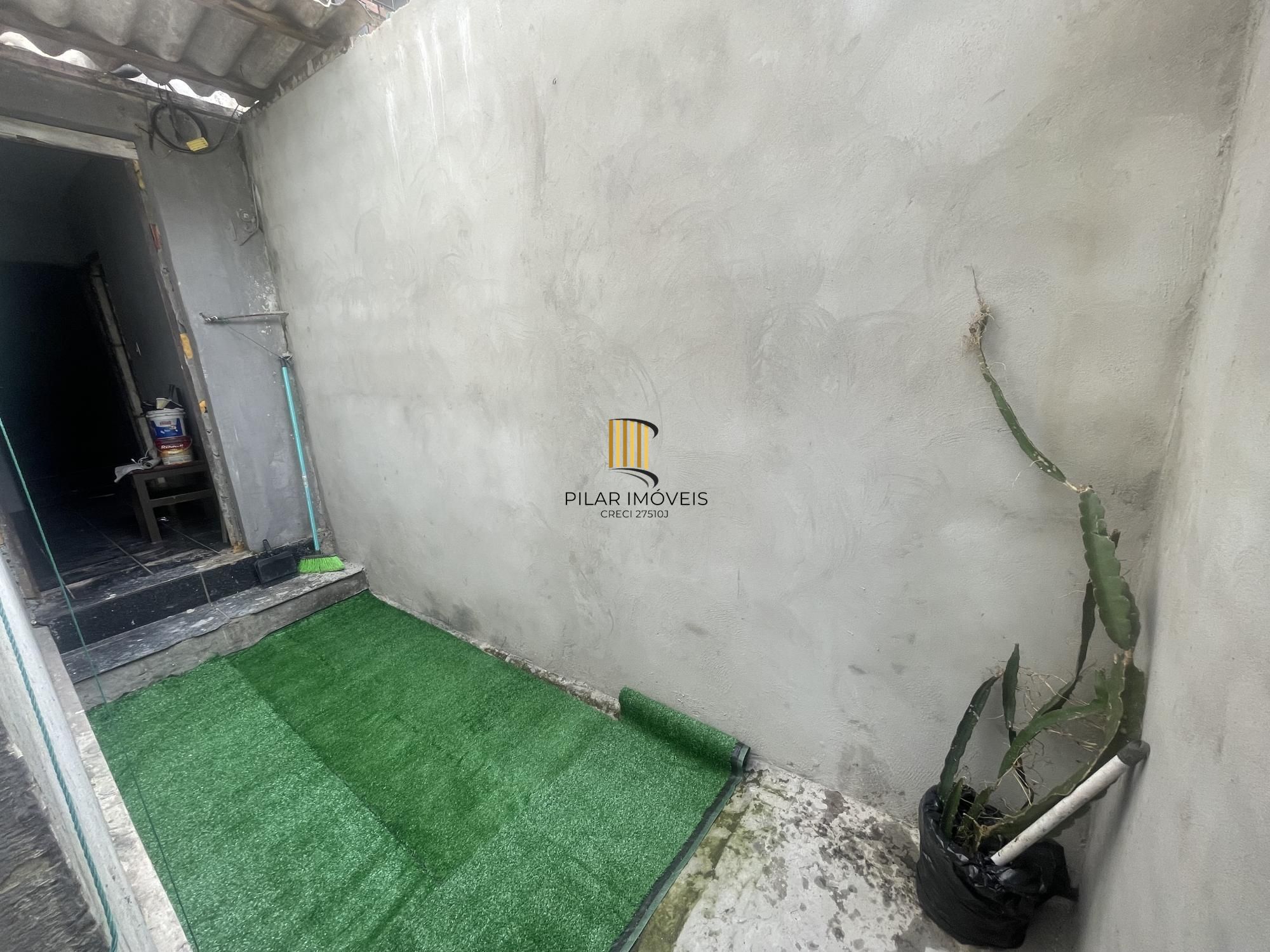 Apartamento Garden 48m² Bairro Maria Regina Térreo com pequeno pátio Alvorada
