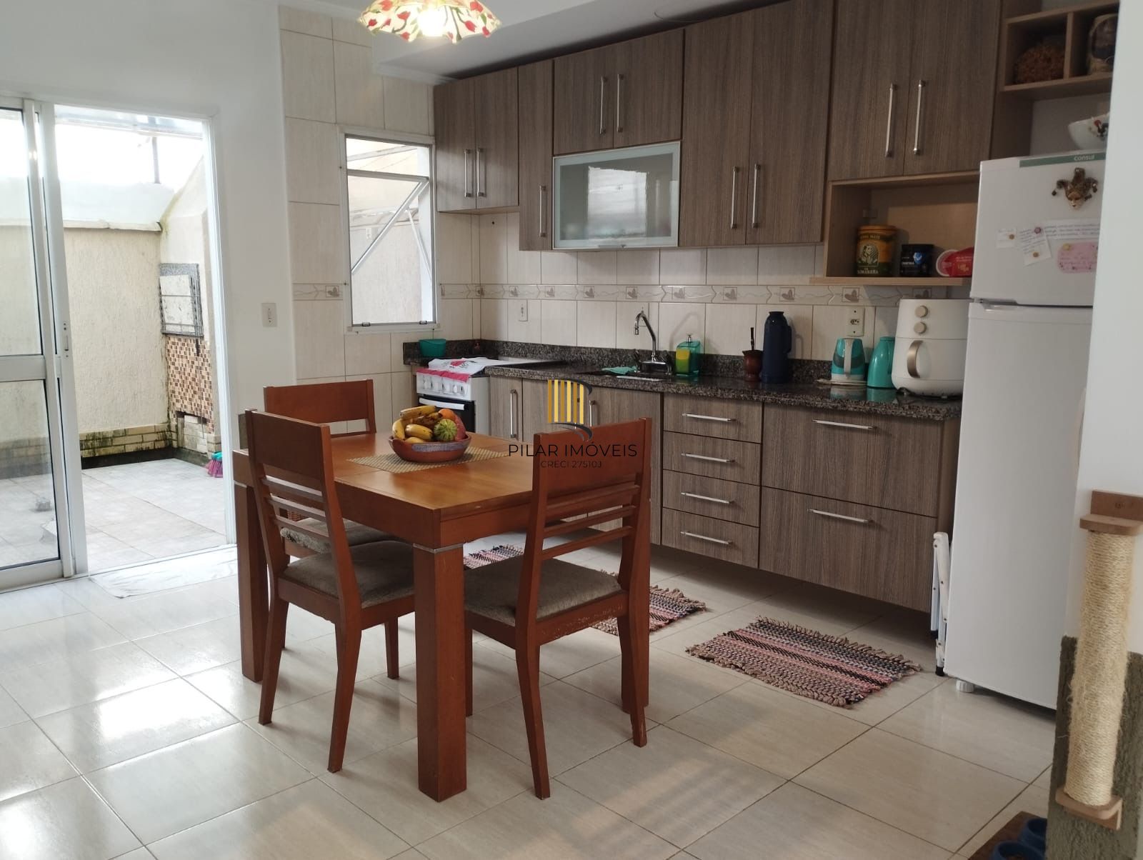 Casa Sobrado semi mobiliada com 2 dormitórios Avenida Juca Batista 115m2