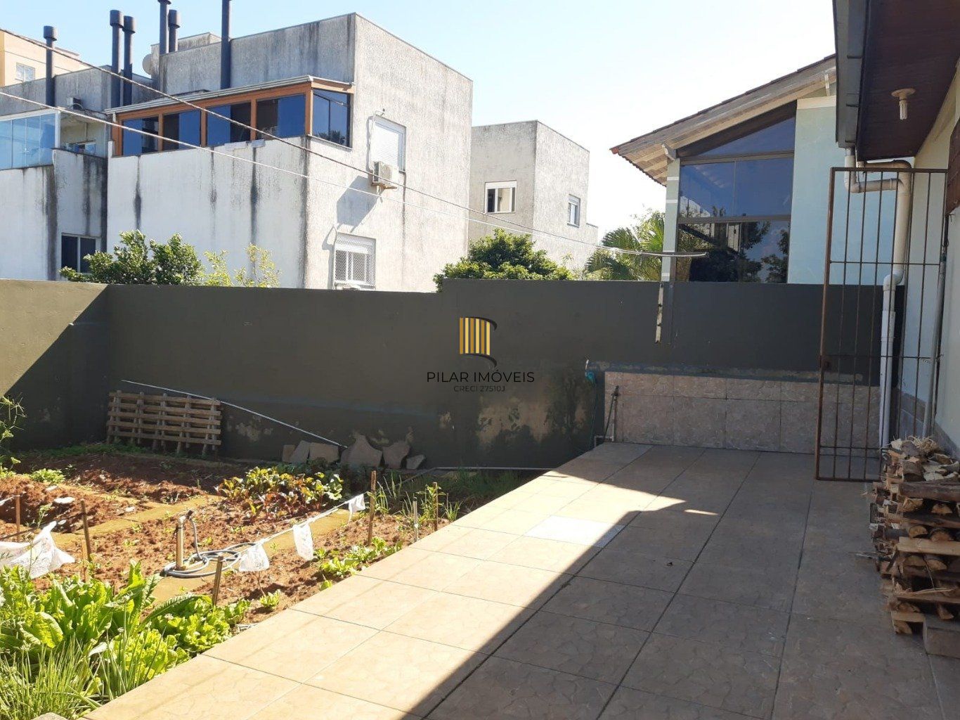 Casa com 3 quartos e 2 vagas de garagem coberta em Cachoerinha.