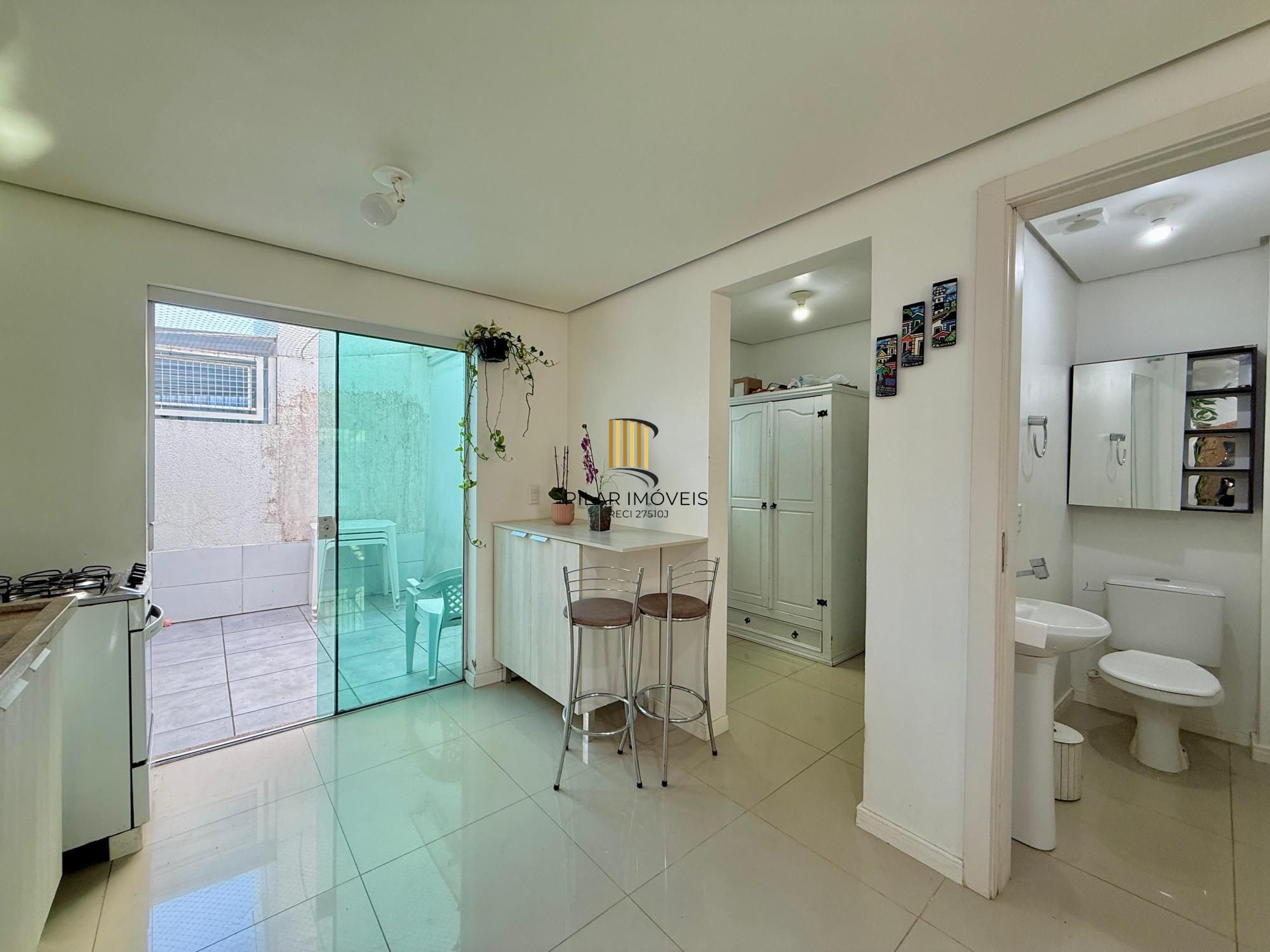 Casa para venda 2 suítes e 2 vagas, em Niterói com 81 m² em Canoas