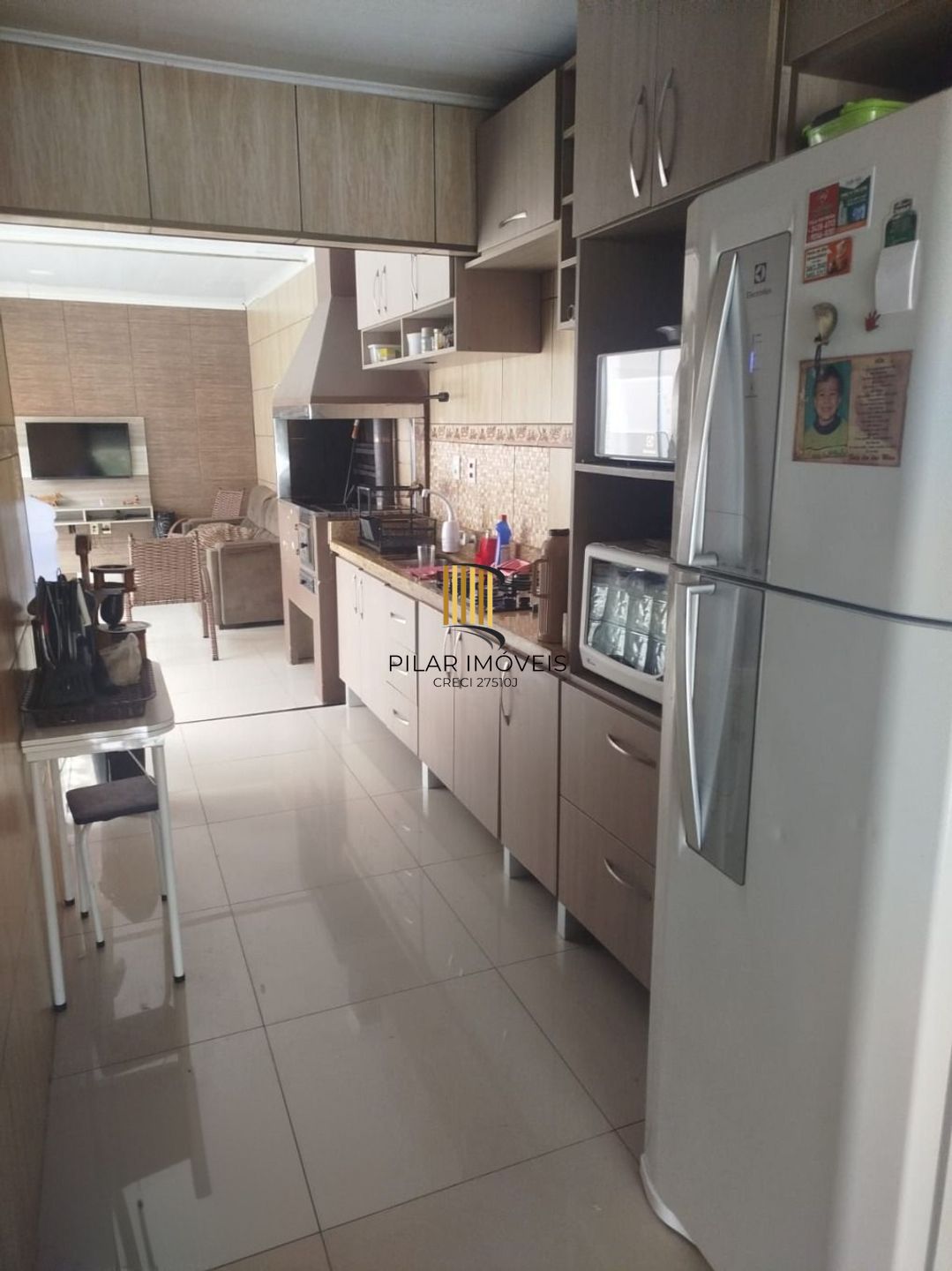 Casa de 2 dormitórios e 2 vagas de garagem em são José Canoas.