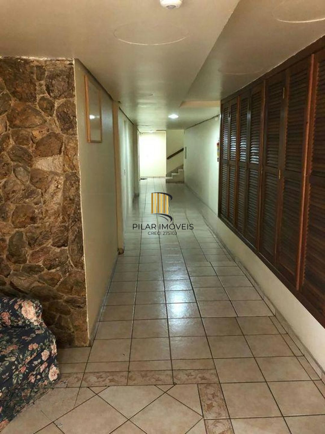 Apartamento de 2 dormitórios e 1 vaga de garagem no bairro Jardim Floresta/Poa.