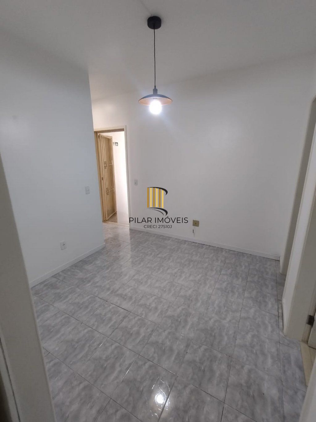 Apartamento de 1 dormitório no bairro Glória