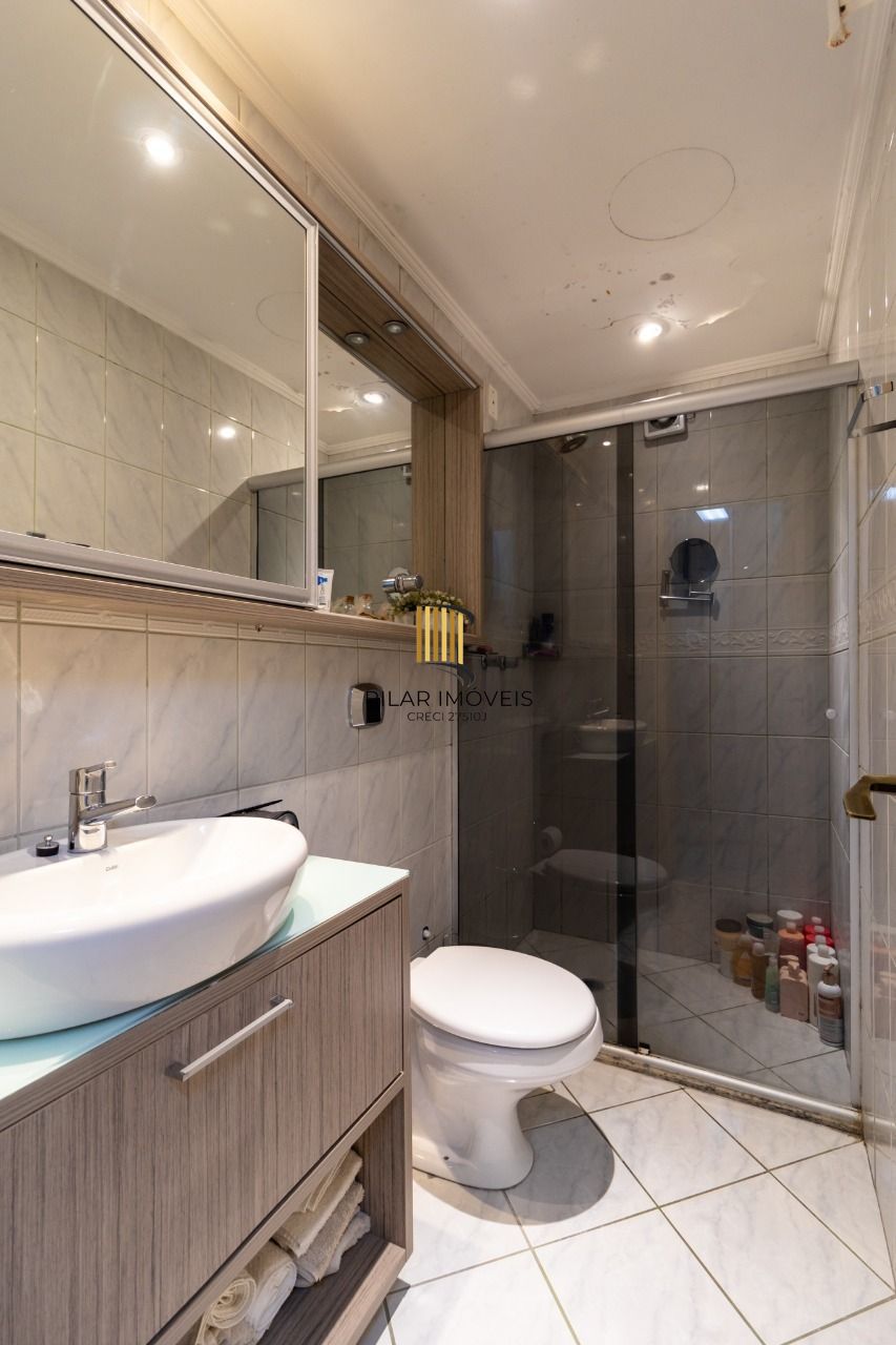 Apartamento mobiliado 2 quartos, vaga e churrasqueira no bairro Cristo Redentor