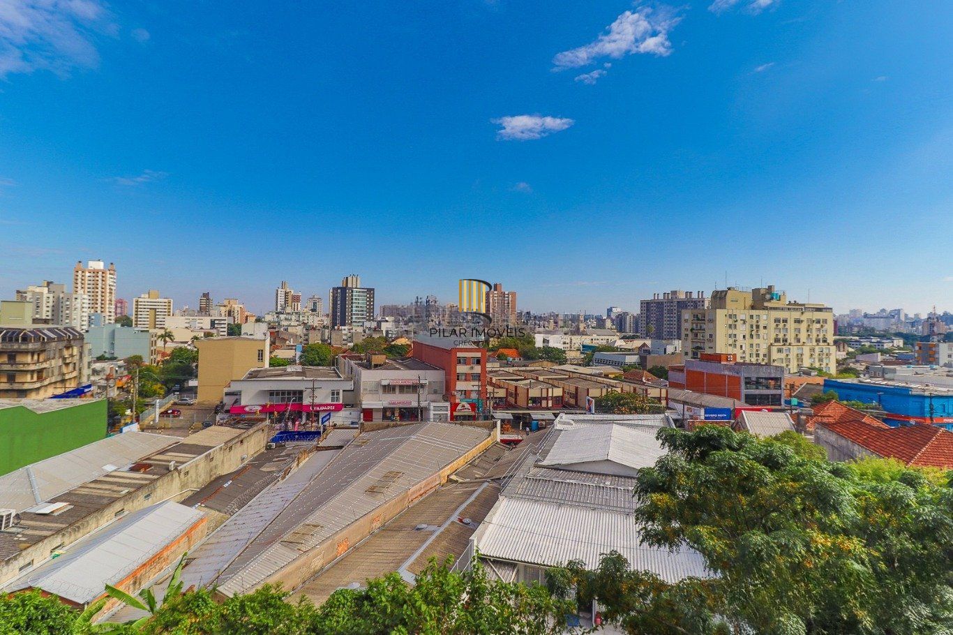 Apartamento de 3 dormitórios e 1 vaga de garagem no bairro Azenha/Porto Alegre.