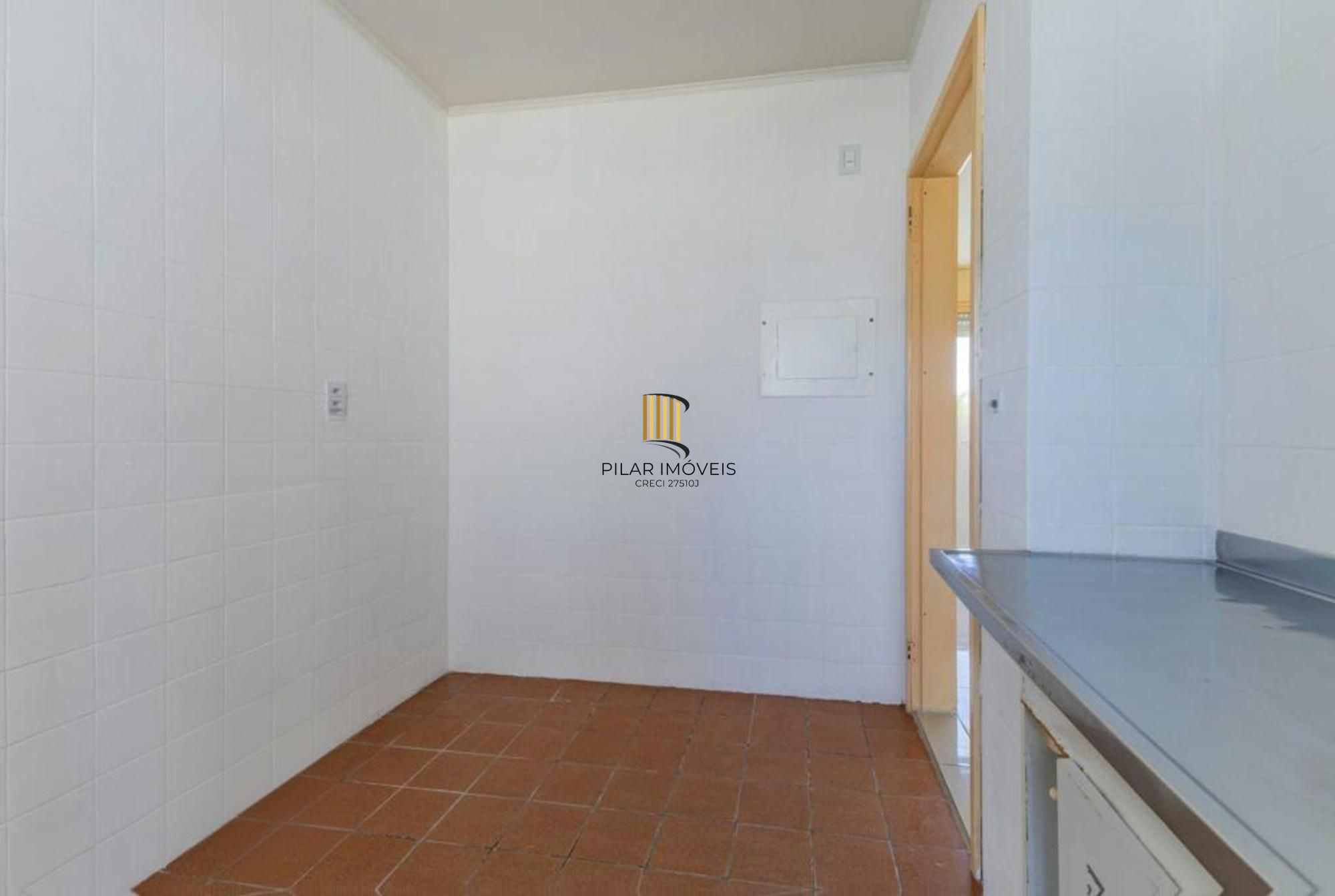 Apartamento com 2 quartos, vaga coberta e sol da manha no bairro Santana