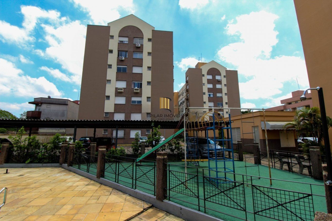 Apartamento com 2 dormitórios, 1vaga de garagem e elevador no centro de Canoas.