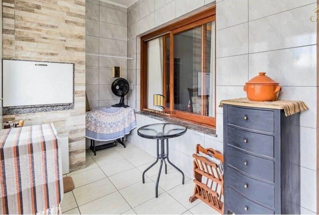 Casa com 3 quartos, 2 vagas e 266m² para vender - Jardim Planalto, Porto Alegre