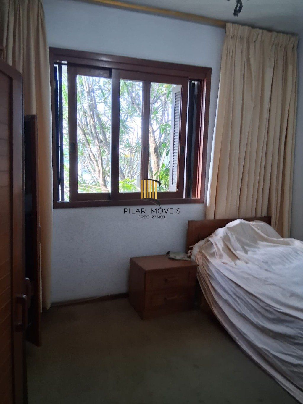 Casa com piscina 4 quartos e 2 vagas no Bairro Jardim Itu