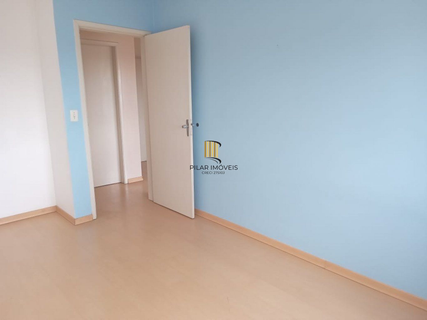 Apartamento com 1 quarto e 1 vaga de garagem no Bairro Sarandí