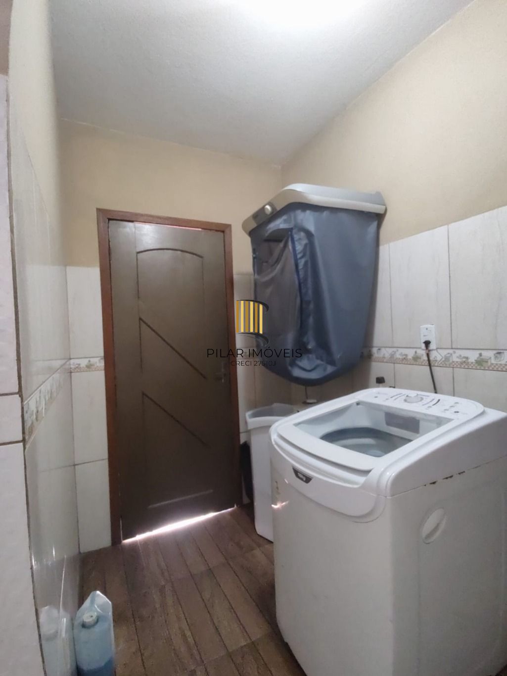 Casa de 3 dormitórios e 2 vagas de garagem em Cachoerinha.