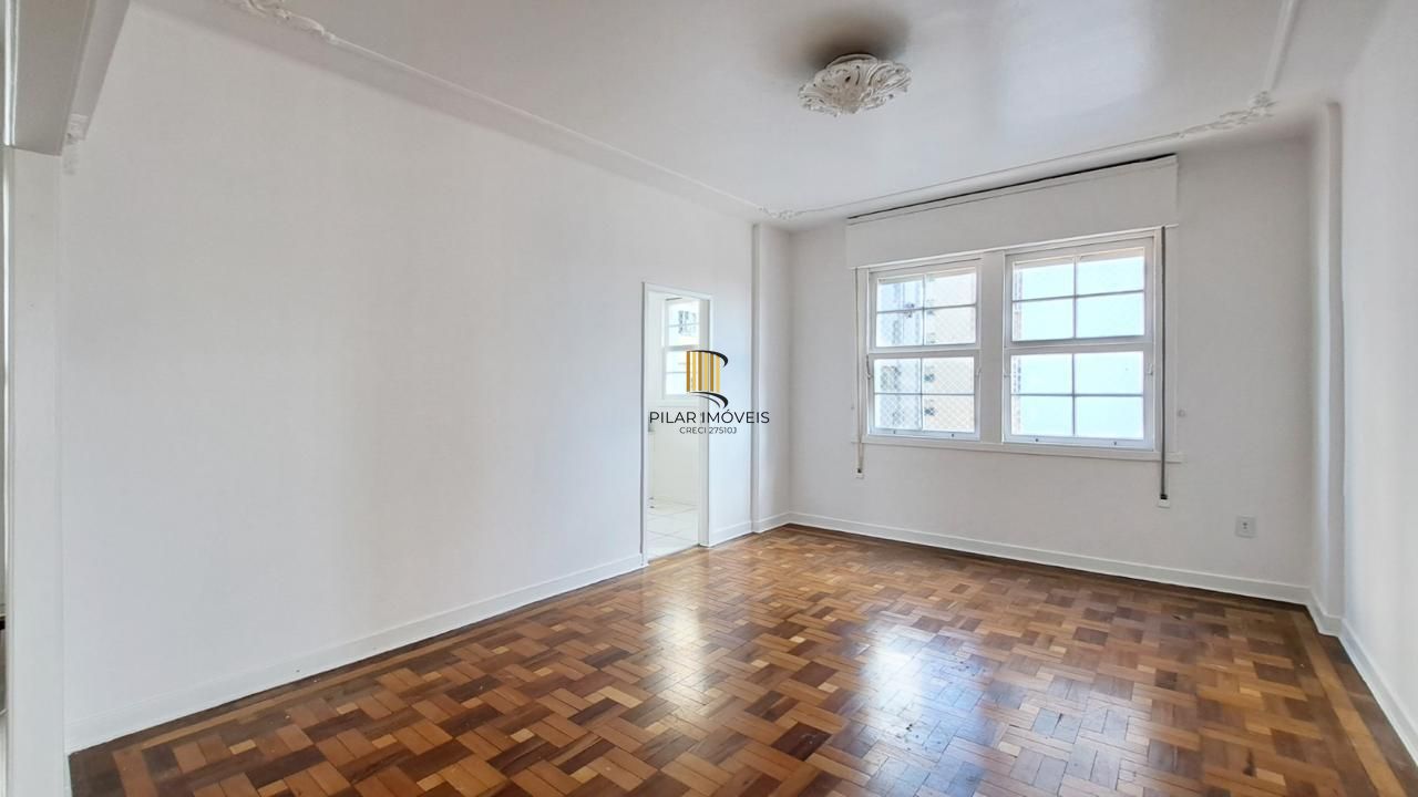 Apartamento 3 Dormitórios, 123m², Último Andar com Vista para o Guaíba