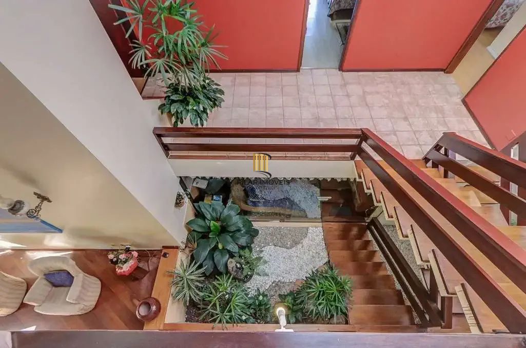 Casa em condominio, 3 quartos, 3 suítes 2 vagas e piscina na Cavalhada.