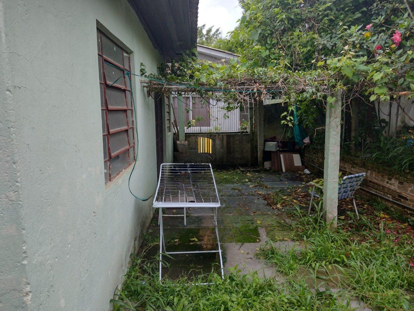 Casa com 3 quartos, 1 vaga de garagem e patio no bairro Jardim Itu