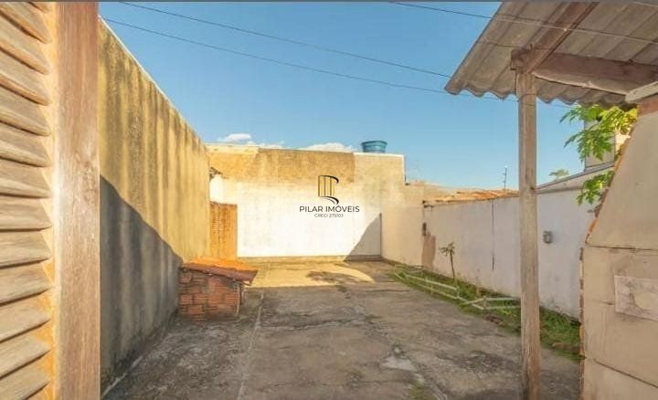 Casa de 2 dormitórios e 1 vaga de garagem em Canoas.