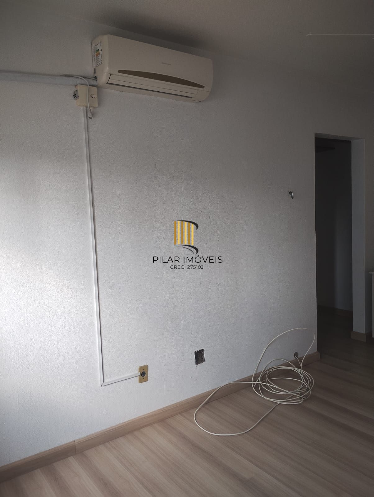 Apartamento de 1 quarto, elevador, 1 vaga coberta no bairro Partenon