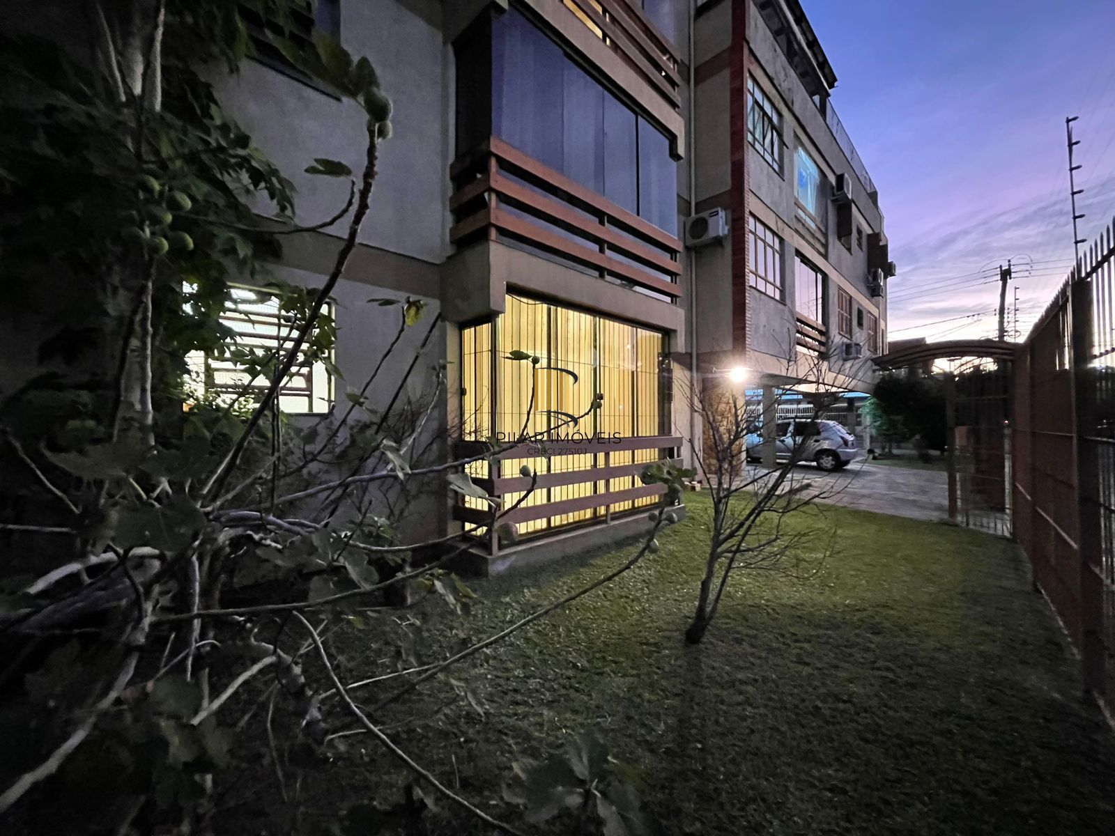 Apartamento térreo garden com 3 dormitórios, 1 suíte, 3 vagas de garagem